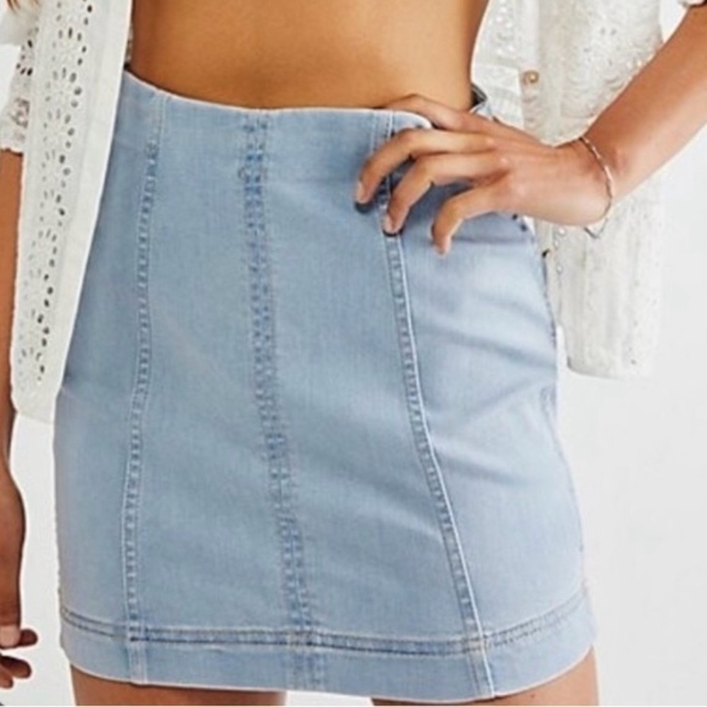 Free People Modern Femme Light Wash Denim Jean Stretch Mini Skirt - Size 12